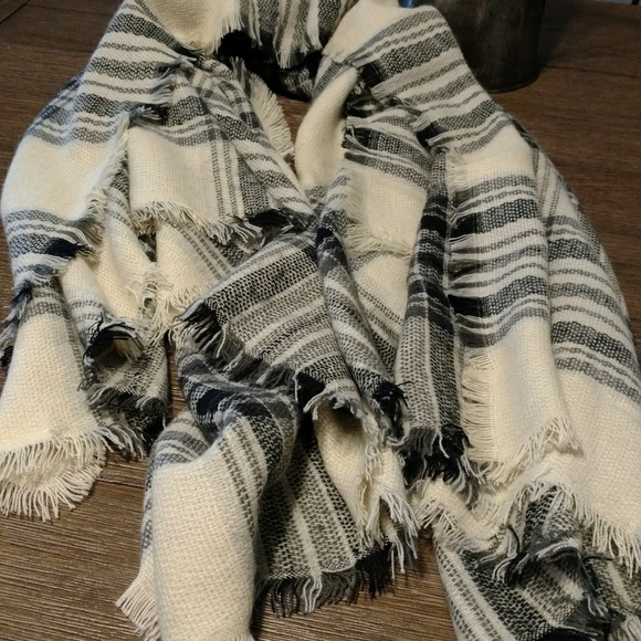 Black and White Acrylic Plaid Shawl Scarf Wrap - Picture 5 of 5